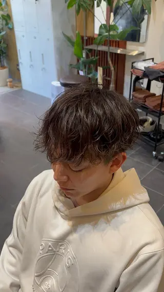 ミディアム 石井希武/学芸大学/ パーマ/縮毛矯正のヘアスタイル