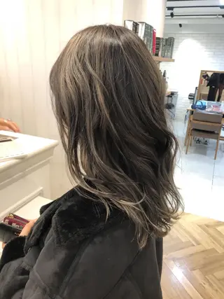 ミディアム カラー amber池袋所属・徳本 駿太のヘアスタイル