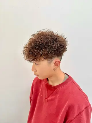 ショート カラー パーマ ヘアアレンジ メンズ 顔まわりカット の達人のヘアスタイル