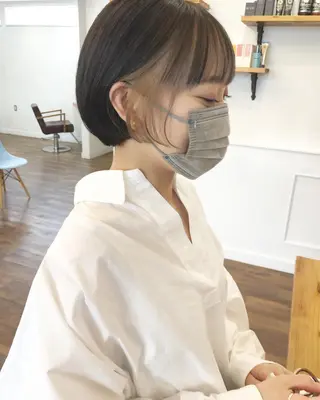 ショート カラー 江原 彩華のヘアスタイル