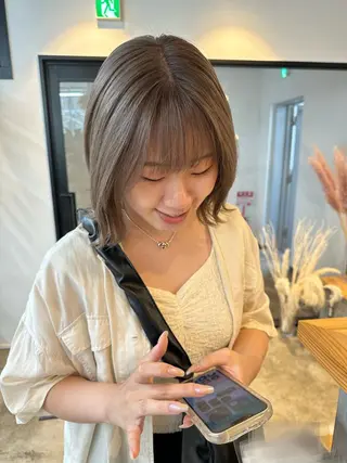 ミディアム カラー yuika .のヘアスタイル