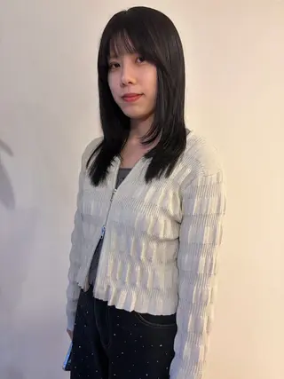 セミロング カラー 浅津 菜月のヘアスタイル