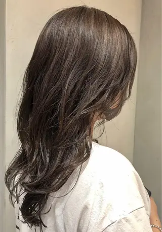 セミロング カラー 圧倒的透明感カラー nana🦕のヘアスタイル