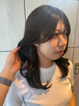 セミロング 熊田 秀佳のヘアスタイル