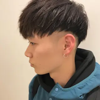 ショート カラー パーマ メンズ 平内 賢人のヘアスタイル