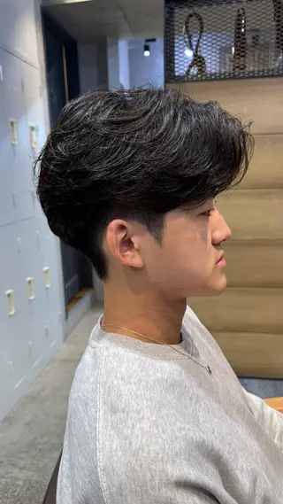 ショート パーマ メンズ lana hair  新宿髪質改善トリートメント新宿三丁目【ラナヘアー】所属・新宿メンズ専門 髪質改善パーマ特化のヘアスタイル