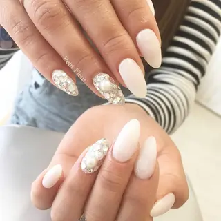 ネイル Petit Fleur所属・青柳 亜梨奈のマツエク・マツパデザイン