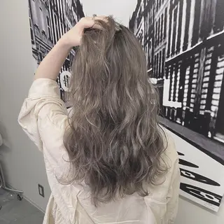 ロング 原田 彩也のヘアスタイル