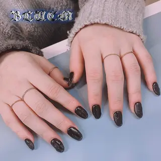 ネイル BLUEM なな🐶のネイルデザイン