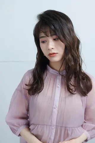 セミロング 勝沼 佑季のヘアスタイル