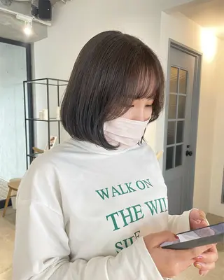 ミディアム CITY louwe 脇坂彩音のヘアスタイル