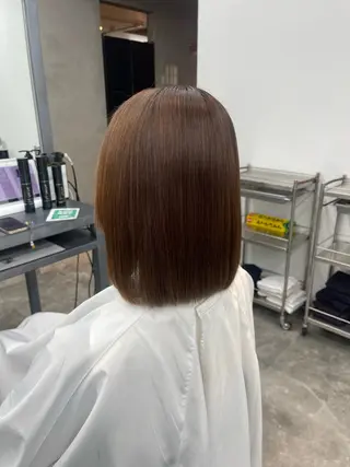 ミディアム 縮毛矯正🐼暖色 根本侑季のヘアスタイル