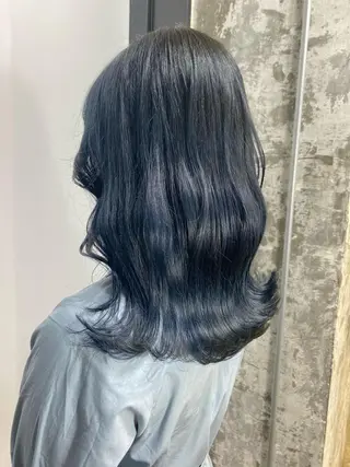 セミロング カラー ヘアアレンジ ツガミ リナのヘアスタイル