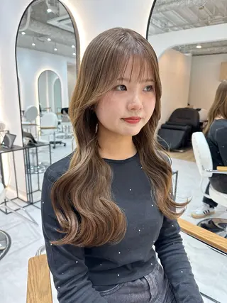 ロング カラー 韓国ヘア顔周りカット 艶髪ベージュtamaのヘアスタイル