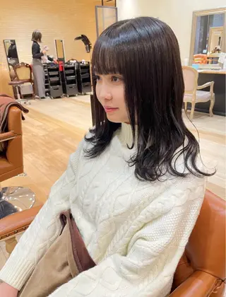 ミディアム カラー 松尾 遥花のヘアスタイル