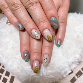 ネイル The Best Beauty受付担当のヘアスタイル