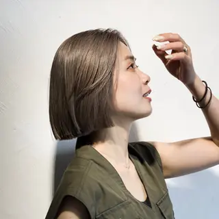 ショート カラー ヘアアレンジ ヤノ ナオミのヘアスタイル