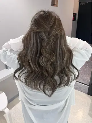 ロング カラー KANA🎀韓国 🇰🇷ハイライトのヘアスタイル