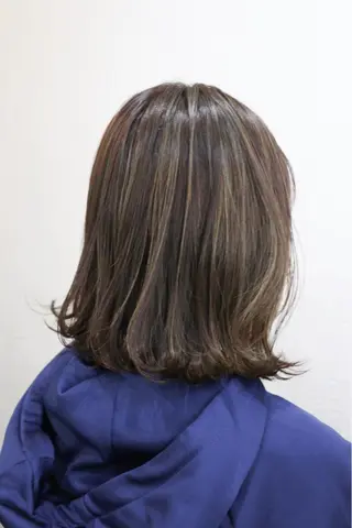 ミディアム カラー 西村 ようこのヘアスタイル