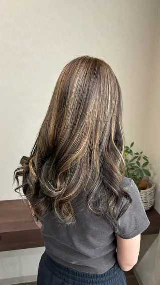 ロング カラー hairLepps所属・Lepps ゆづきのヘアスタイル