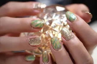 ネイル ママリンド　志村坂上店所属・しみ えんのネイルデザイン