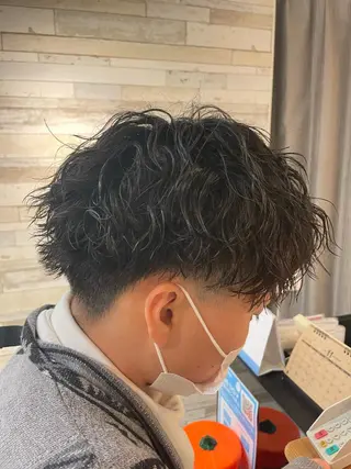 パーマ メンズ ザクザクレイヤー 🍀/ブリーチ/小田のヘアスタイル