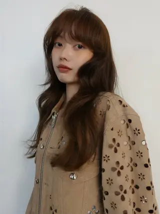 ミディアム カラー ヘアアレンジ mina 🌷のヘアスタイル