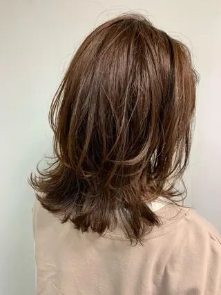 ミディアム ウスイマイコ カット/ケアカラーのヘアスタイル