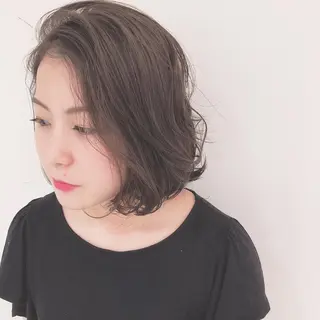 ミディアム カラー cyan SANAMIのヘアスタイル