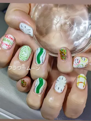 ネイル フラワー ムーンのネイルデザイン