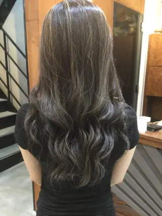 ロング DESART所属・佐々木 緑のヘアスタイル