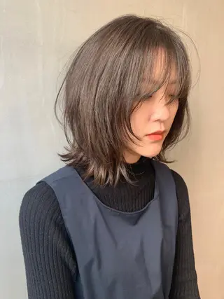 ミディアム カラー SALOWIN梅田茶屋町店所属・ウルフレイヤーカット /チヒロのヘアスタイル