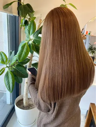 ロング カドムラ モエのヘアスタイル