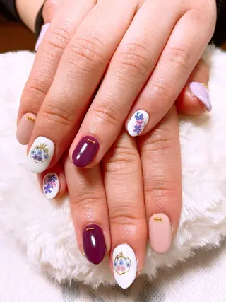 ネイル The Best Beauty受付担当のヘアスタイル