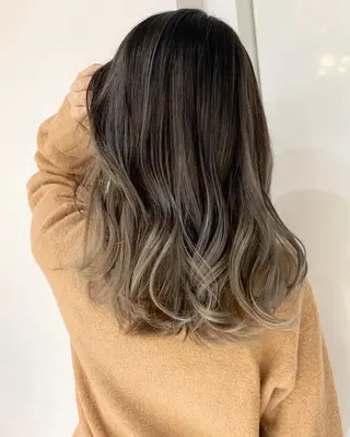 セミロング カラー ヘアアレンジ 【公式】amble luxe池袋東口🩷のヘアスタイル