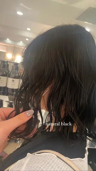 ミディアム カラー ミオ💎透ける暗髪/ ブリーチなしWカラーのヘアスタイル