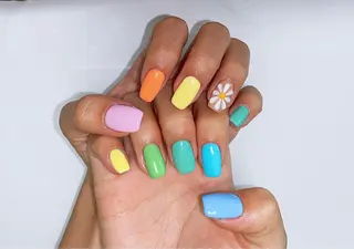 ネイル VIERU 🌈🎀💖のネイルデザイン