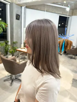 セミロング カラー カイリ /レイヤーカットのヘアスタイル