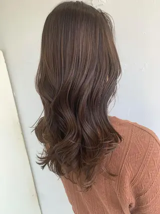 ロング Zinaセントラル所属・須田 ゆかりのヘアスタイル