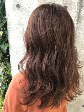 セミロング カラー エクステ／インナー カラー 礒野朱里のヘアスタイル