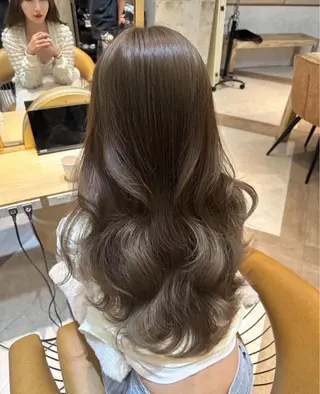 ロング Lond Lūna所属・みく/韓国風艶カラー /透明感カラーのヘアスタイル
