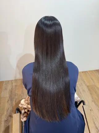 セミロング afloatkobe所属・美髪/髪質改善 川口凌弥のヘアスタイル