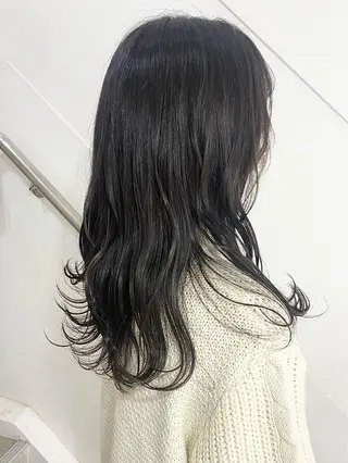 ロング カラー ハル🌸柔色/ ブリーチなし/艶髪のヘアスタイル