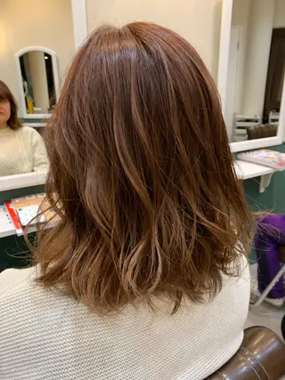 ミディアム 大木 華のヘアスタイル