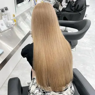 ロング カラー 透明感/グレージュ/ ミルクティー/ユウトのヘアスタイル