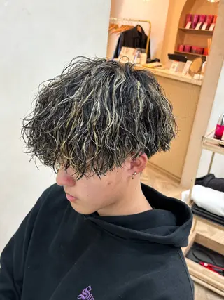 ショート パーマ メンズ パーマ職人DAIKI ツイスパ/波巻きのヘアスタイル