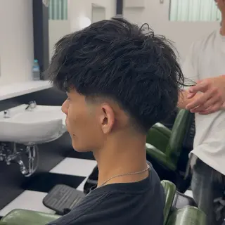 ショート パーマ メンズ 梅本 淑人のヘアスタイル