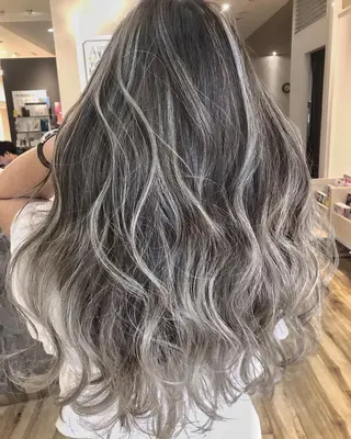 ロング カラー 梅田茶屋町 Yutaのヘアスタイル