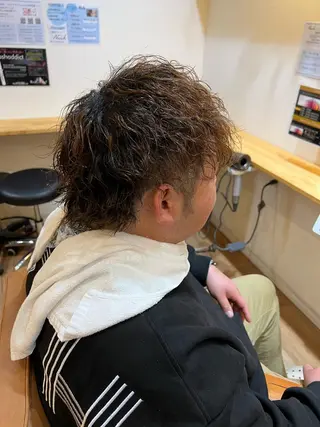 パーマ メンズ ハイトーンカラー 坂本 翼のヘアスタイル