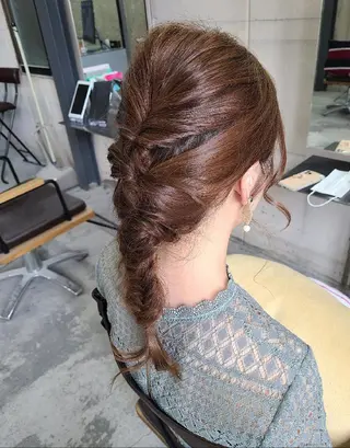 セミロング ヘアアレンジ terra✂️川嶋 大輔のヘアスタイル